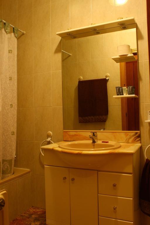 Residencial Los Robles Арройо-Фріо Номер фото